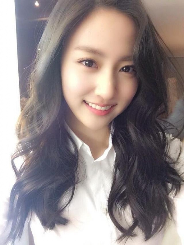 等爱的易微的第一张照片--保定相亲服务中心