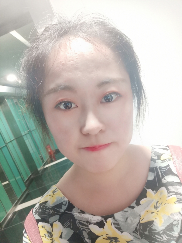 小花伞的第一张照片--保定相亲服务中心