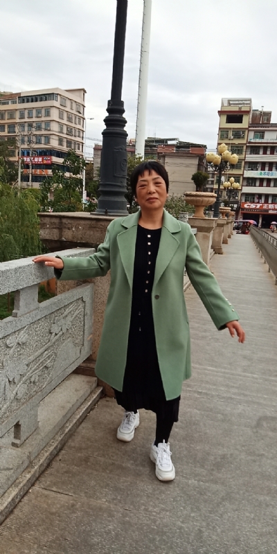 小玲的第一张照片--保定相亲服务中心