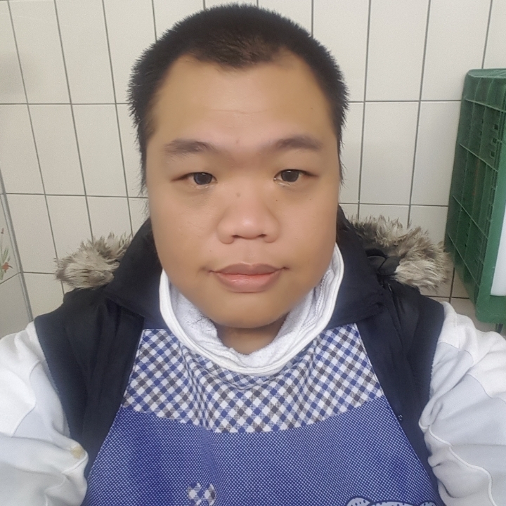 黑熊的第一张照片--保定相亲服务中心