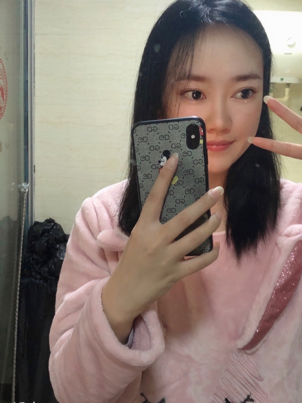 叶落知秋的第一张照片--保定相亲服务中心