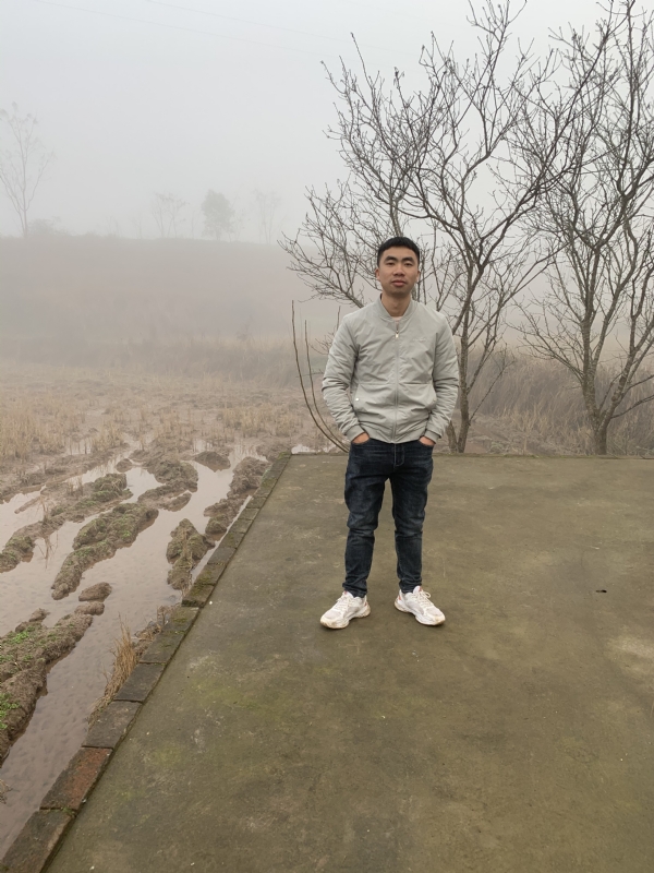 迷路的小猪的第一张照片--保定相亲服务中心