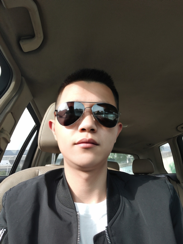 葛先生的第二张照片--保定相亲服务中心