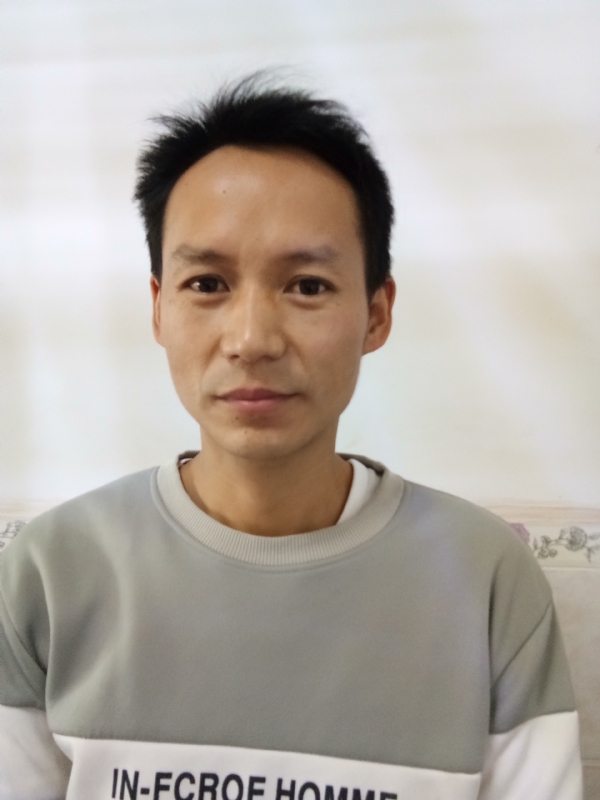 单亲爸爸的第一张照片--保定相亲服务中心