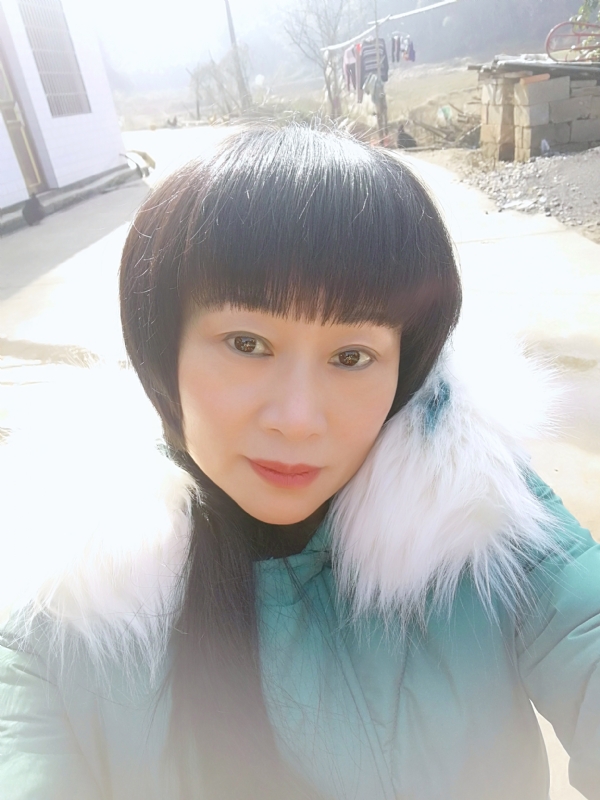 金鱼儿的第一张照片--保定相亲服务中心