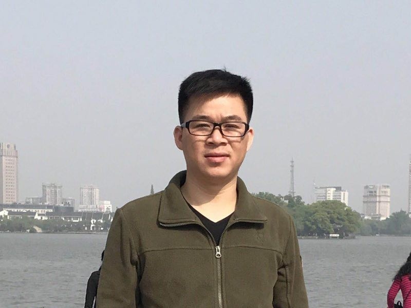 孔雀鱼的第一张照片--保定相亲服务中心