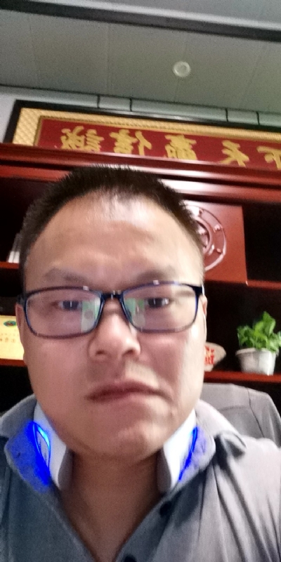 模具工匠的第一张照片--保定相亲服务中心