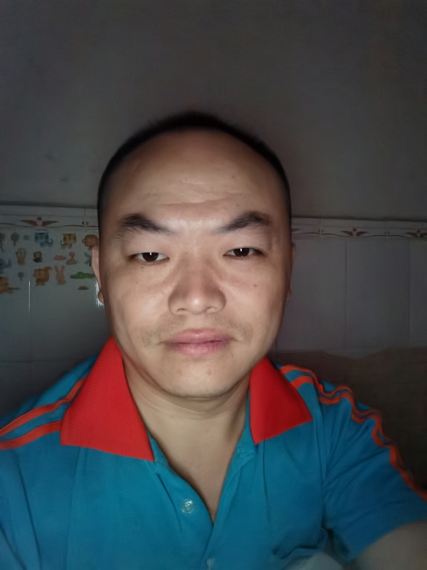 与子携老的第二张照片--保定相亲服务中心