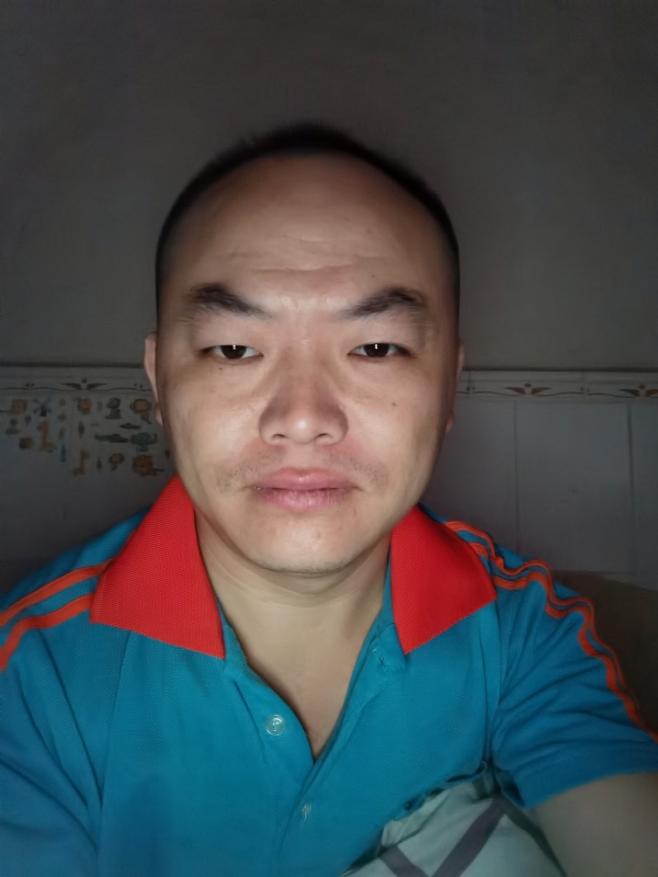 与子携老的第三张照片--保定相亲服务中心