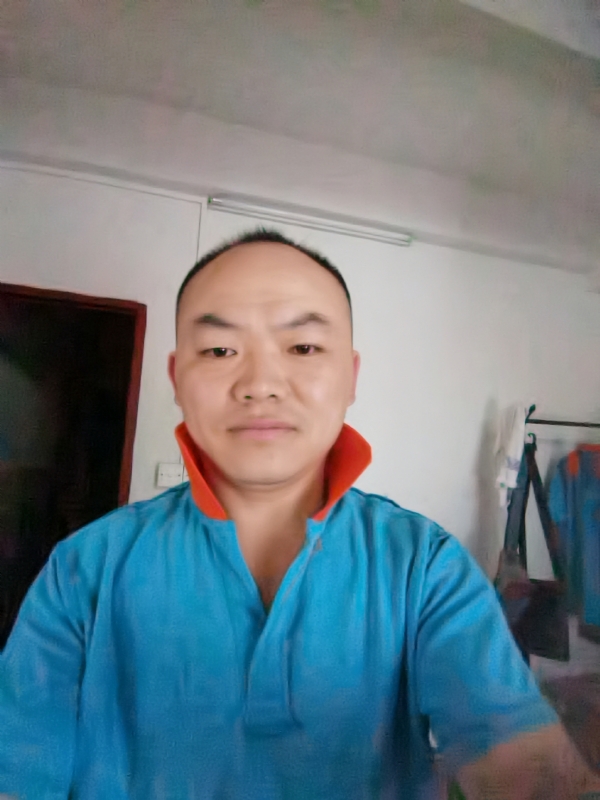 与子携老的第五张照片--保定相亲服务中心
