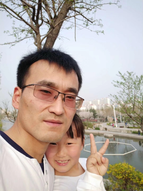 简单的幸福的第一张照片--保定相亲服务中心