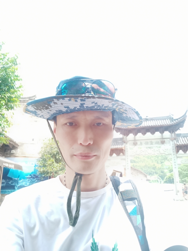 童群海的第一张照片--保定相亲服务中心