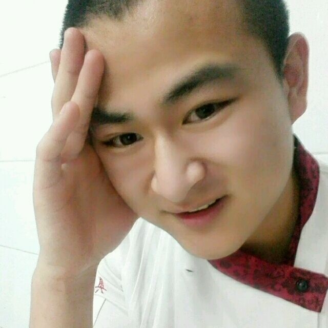 人潮拥挤的第一张照片--保定相亲服务中心