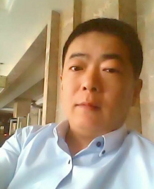 落叶随风的第一张照片--保定相亲服务中心