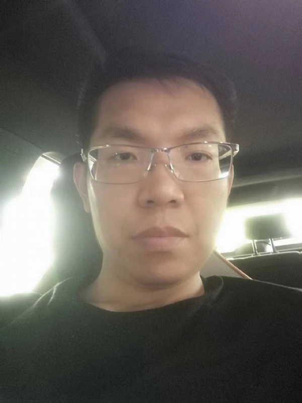 小黑包的第一张照片--保定相亲服务中心