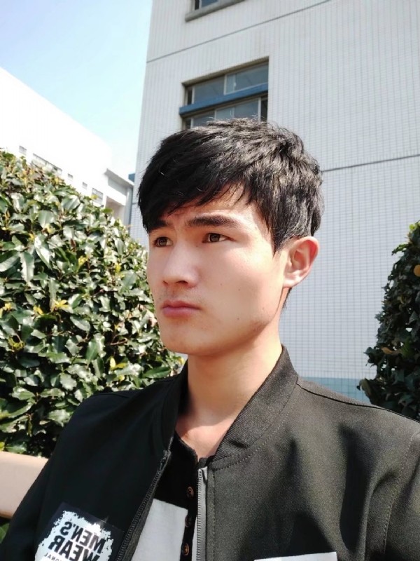 阳光男孩的第四张照片--保定相亲服务中心