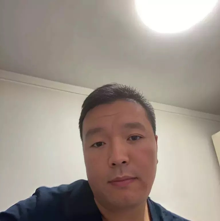 穿唐装的松鼠的第一张照片--保定相亲服务中心