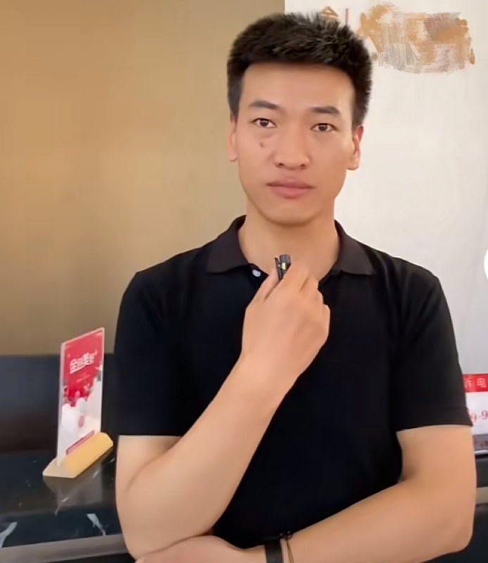 一杯梁白开的第一张照片--保定相亲服务中心