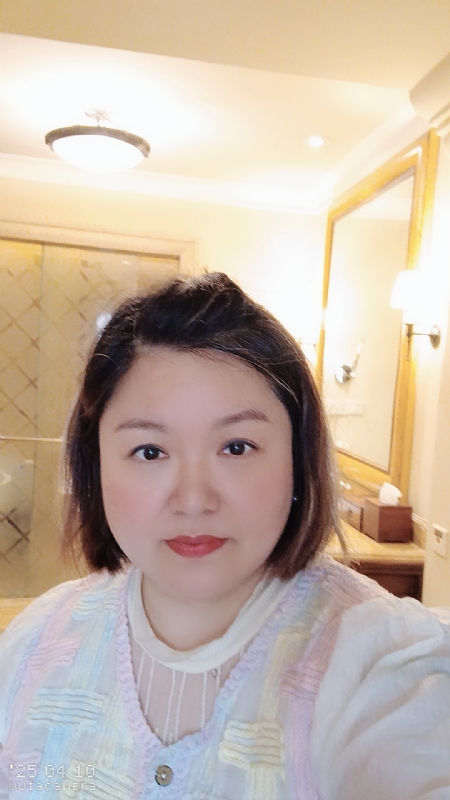 衎静玲瓏的第一张照片--保定相亲服务中心