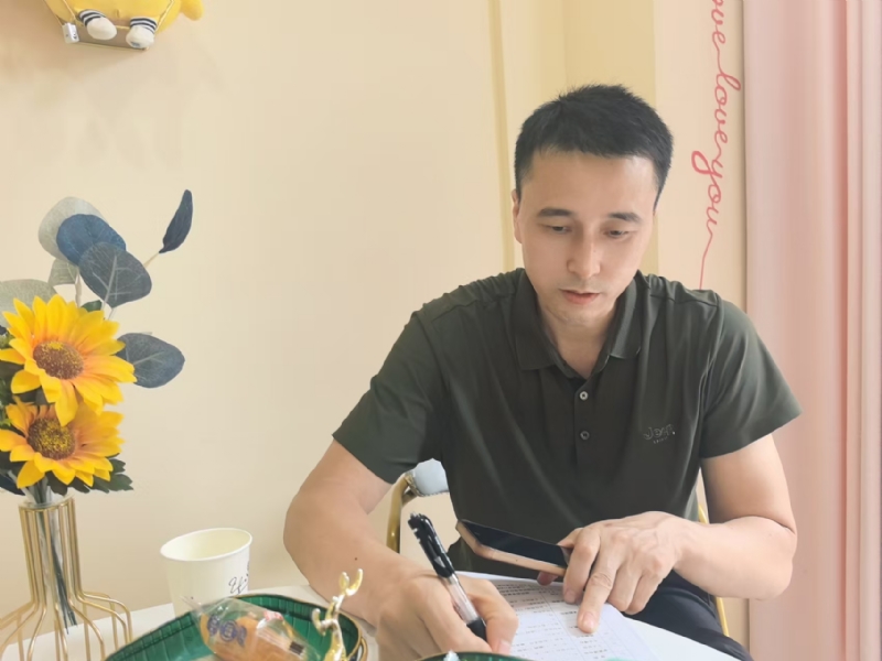 笑看一切的第二张照片--保定相亲服务中心