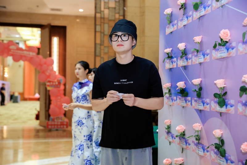 被驯服的象的第一张照片--保定相亲服务中心
